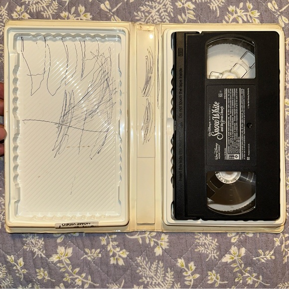 Snow White and The Seven Dwarfs - Picture 4 of 7